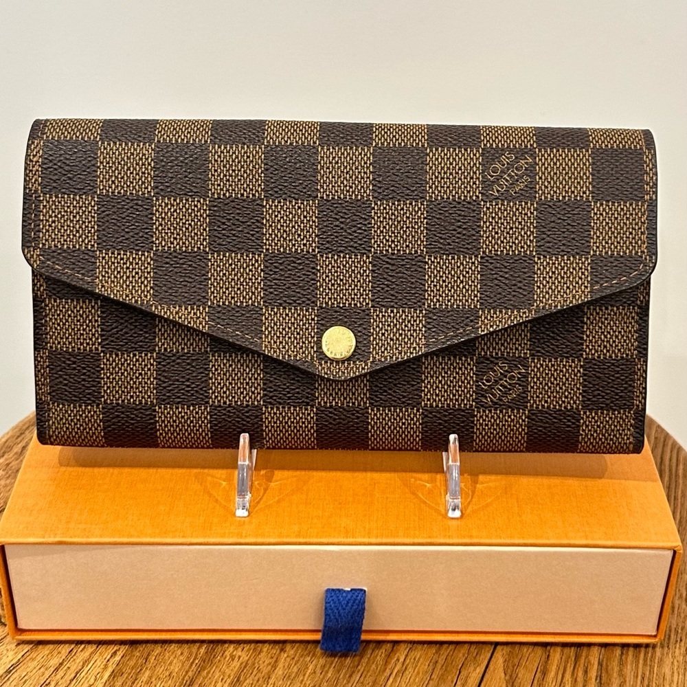 *SOLD* Louis Vuitton Damier Ebene Sarah Wallet